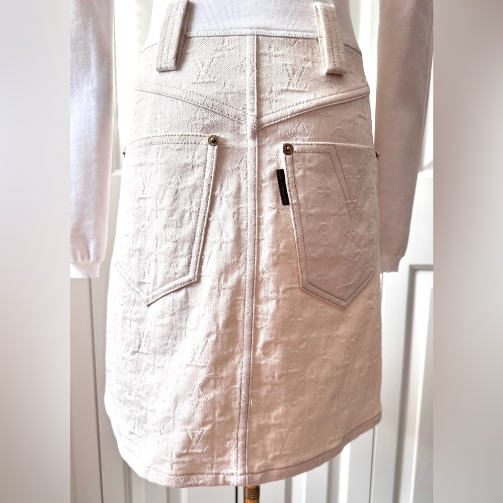 Louis Vuitton Cream-White Long Sleeve Zip-Front Midi Dress - Picture 3 of 7
